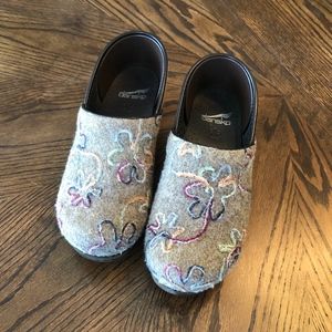 Dansko Shoe with flower pattern